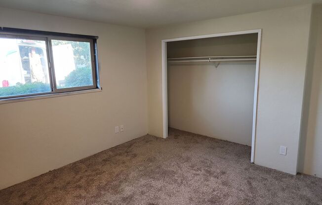 2 beds, 1 bath, 850 sqft, $1,325