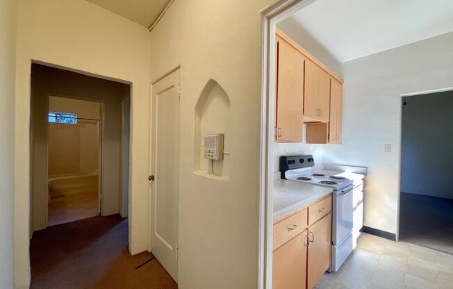 1 bed, 1 bath, 737 sqft, $1,695, Unit 20