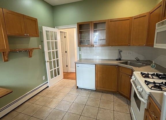 2 beds, 2 baths, 1,000 sqft, $3,750, Unit 16