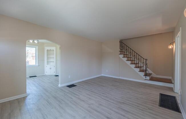 6510 HEDGE AVE