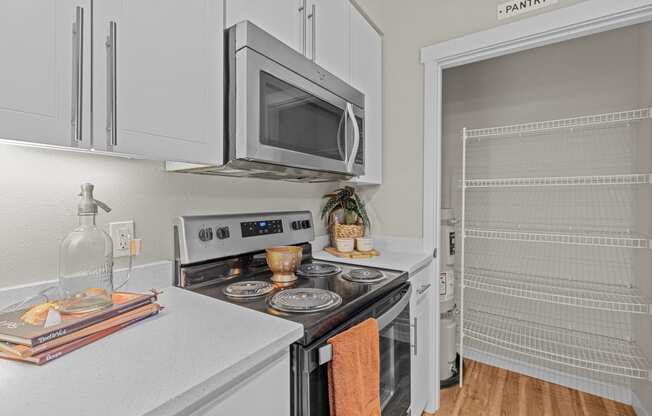 Badger Mountain Ranch Apartments in Richland, Washington Model Kitchen