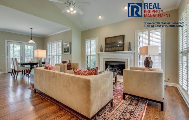 Adorable 3 bd home in the Heart of Green Hills! Lawncare included, fence & attached garage!