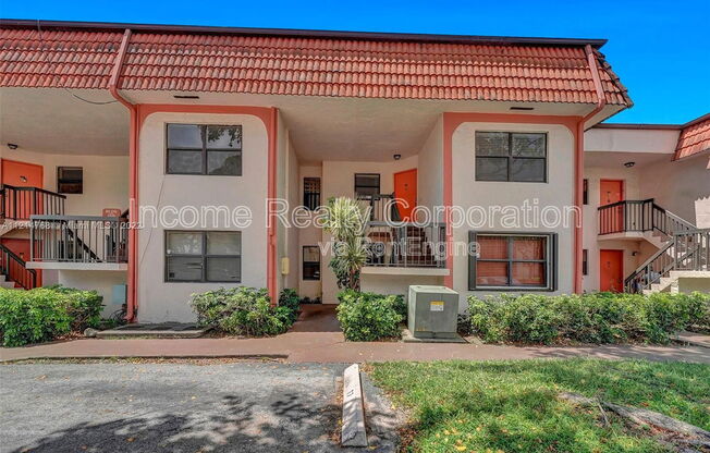842 NE 209 ST