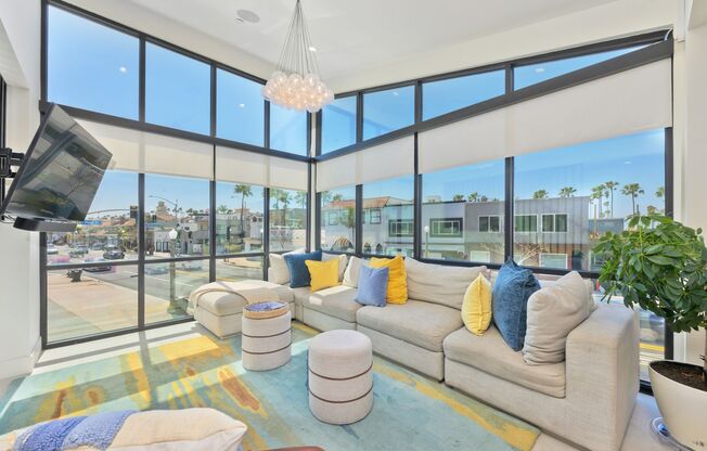 July & August Contemporary 3 Bedroom Condo Balboa Peninsula