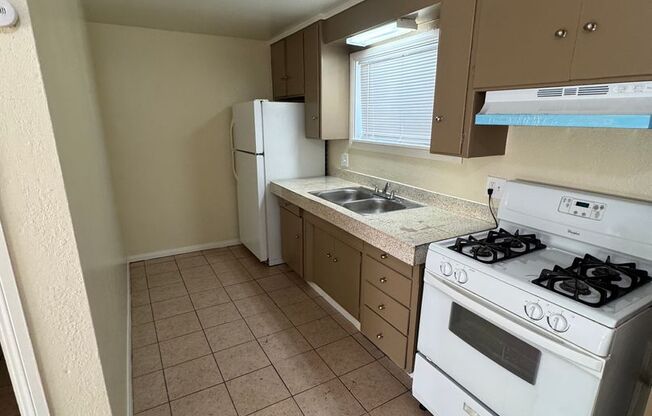 2 beds, 1 bath, $1,875, Unit 3522