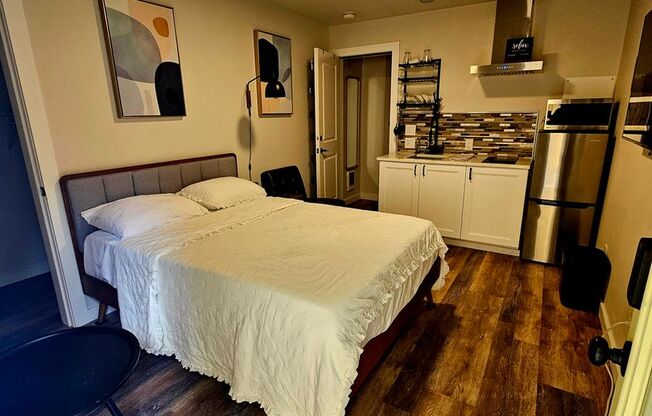 Fully Furnished Studio New in Silverdale Washington Short Term Month to Month