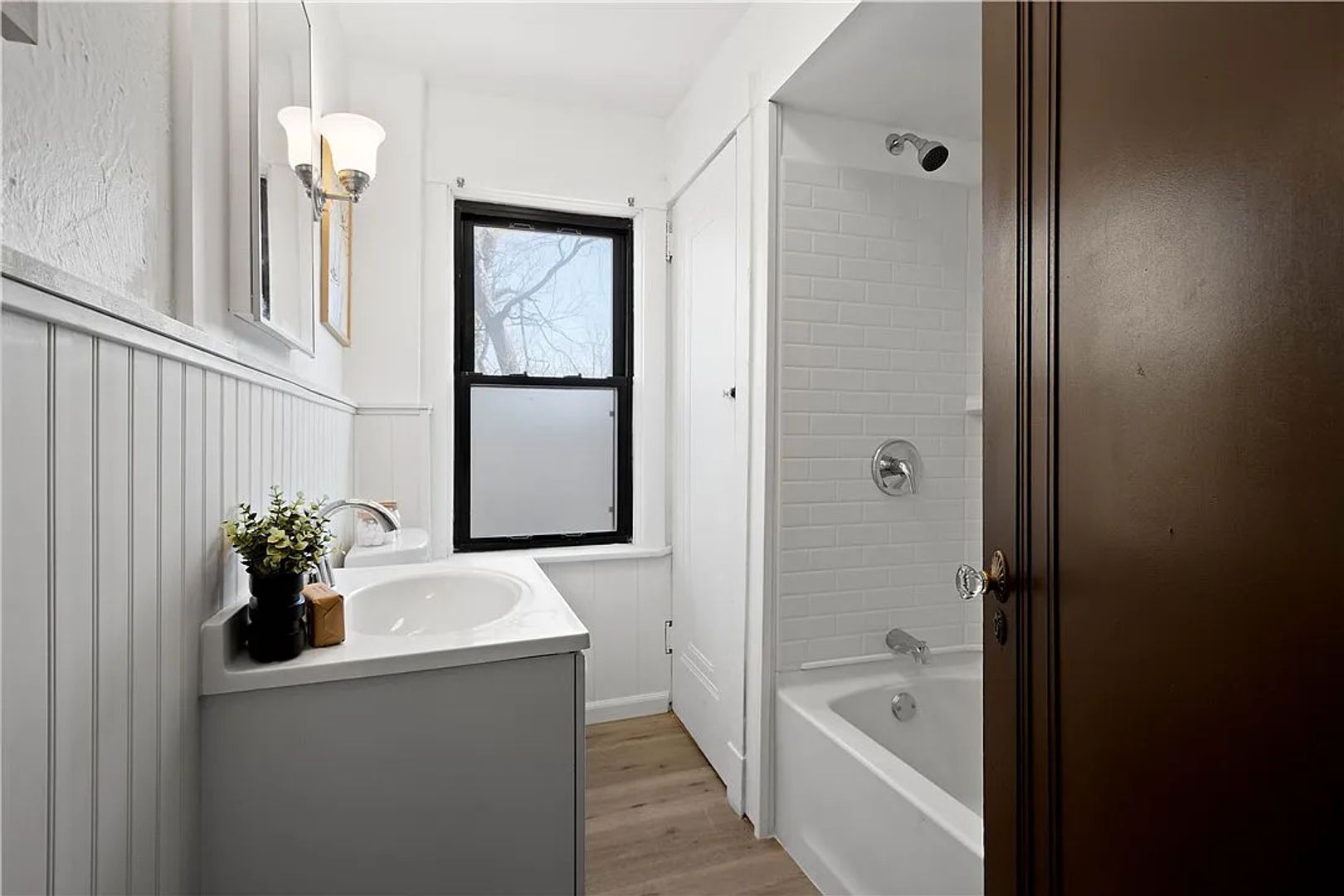 3 bed 1 bathroom - central air, outdoor space, laundry