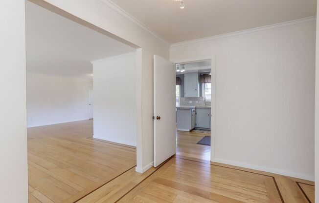 4 Bed / 3 Bath Burlingame home near excellent schools. YouTube Tour!!