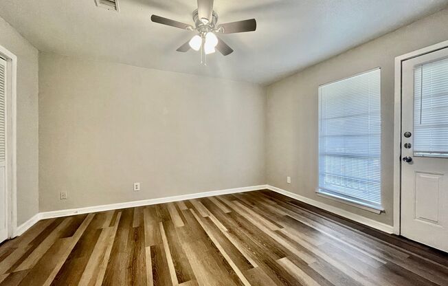 3 beds, 1.5 baths, 1,000 sqft, $1,290, Unit 5