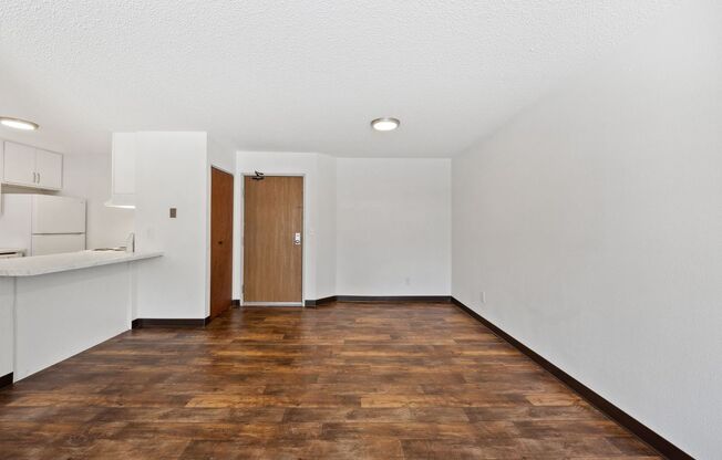 2 beds, 1 bath, 920 sqft, $1,425, Unit 1531-203