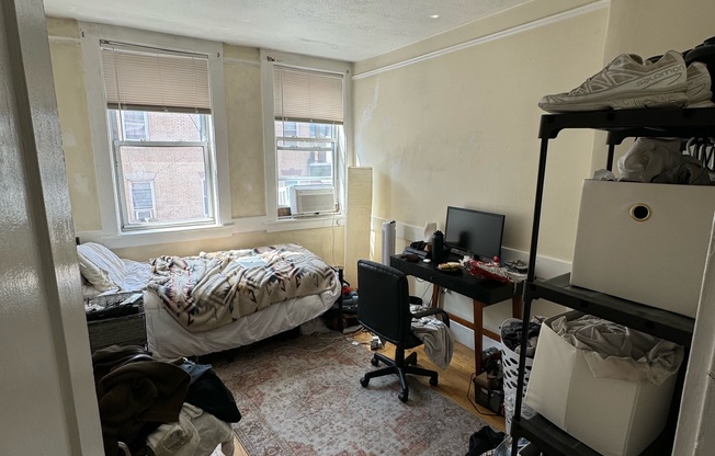 2 beds, 1 bath, $3,400, Unit 5F