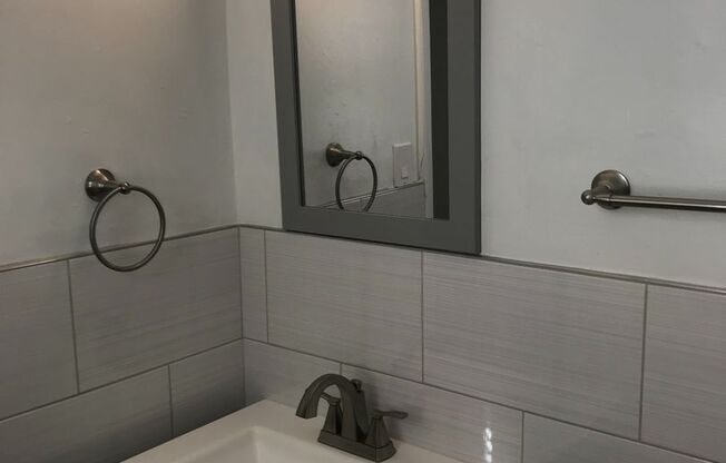 1 bed, 1 bath, 750 sqft, $1,199, Unit 03