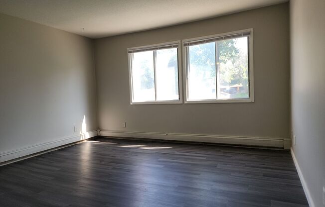 2 beds, 1 bath, 840 sqft, $850, Unit 77