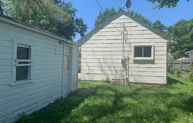 3 beds, 1 bath, $1,600