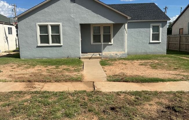 Charming 3 bed 1 bath!