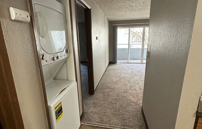 1 bed, 1 bath, 643 sqft, $1,275, Unit 229