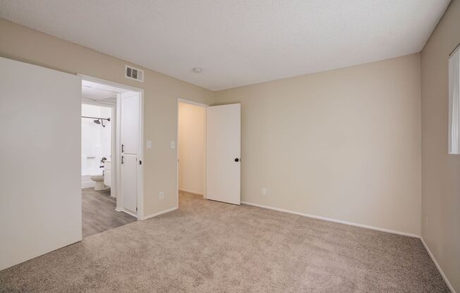 2 beds, 2 baths, 900 sqft, $2,098, Unit 102