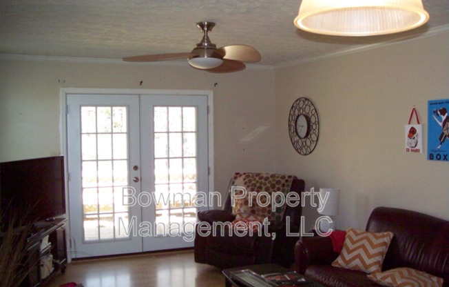 132 OXFORD CT