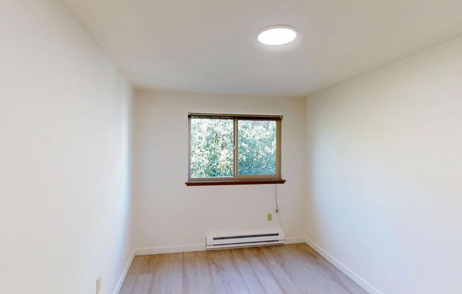 3 beds, 1.5 baths, 877 sqft, $2,583.33, Unit 303