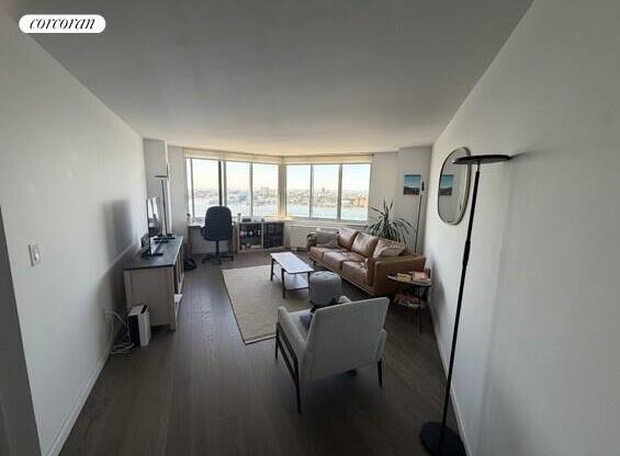 1 bed, 1 bath, $5,100, Unit 3504