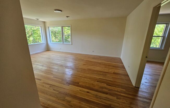 3 beds, 2 baths, 1,600 sqft, $3,195, Unit 402