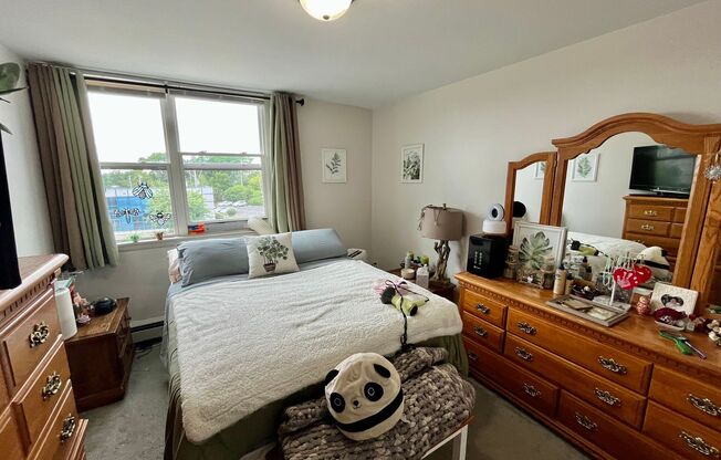 3 beds, 1 bath, $1,625, Unit 308