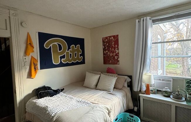 Pitt Student Housing – Spacious 5-Bed, 2-Bath in Prime Oakland Location, Available 08/01/2026!