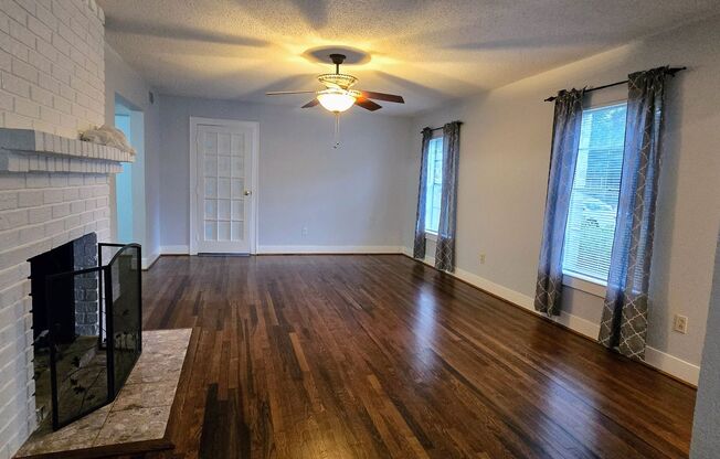 3 BED 1.5 BATH HOME NEAR TCU!