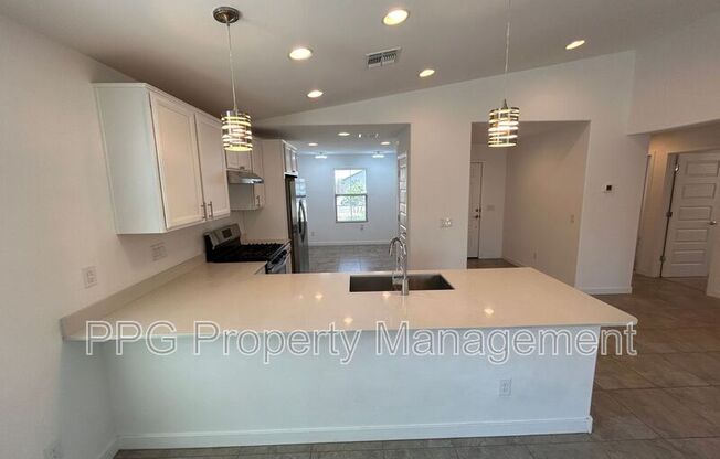 16422 W SAGUARO PARK LN