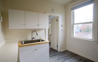 Studio, 1 bath, $995, Unit 312