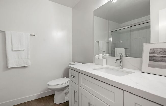 2 beds, 2 baths, 880 sqft, $3,995, Unit O