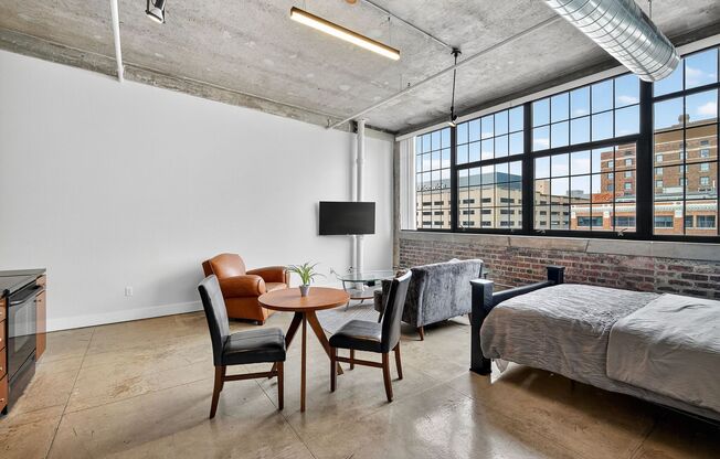 Studio, 1 bath, 610 sqft, $1,345, Unit 110-602