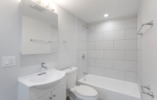 Studio, 1 bath, 250 sqft, $1,455, Unit 6B