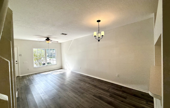1238 STANDRIDGE DR
