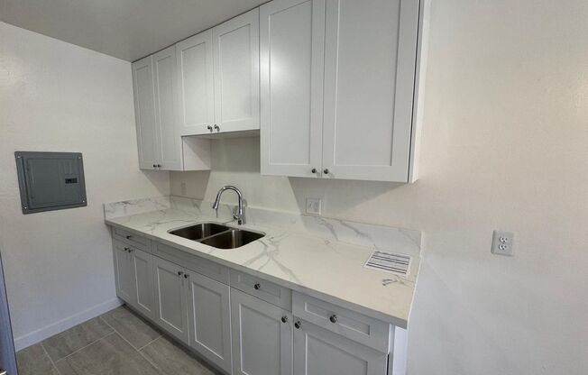 1 bed, 1 bath, 650 sqft, $1,800, Unit 1617-4