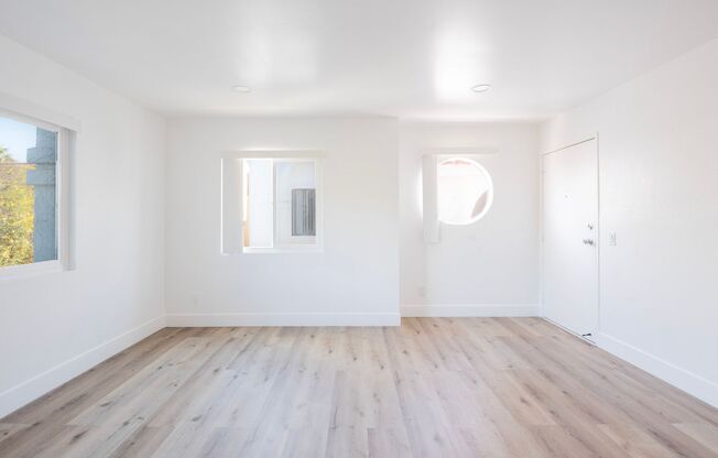 1 MONTH FREE! Newly Remodeled 2 bed / 2 bath in West Hollywood