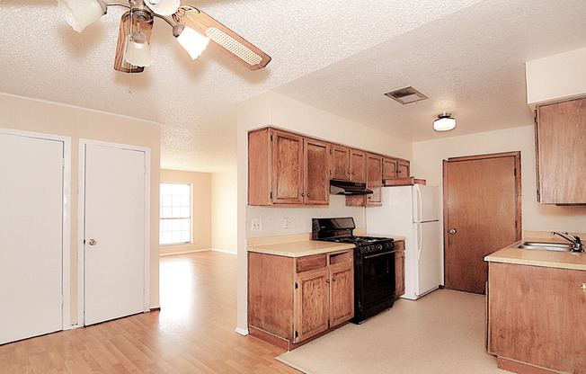 3 beds, 2 baths, $1,425