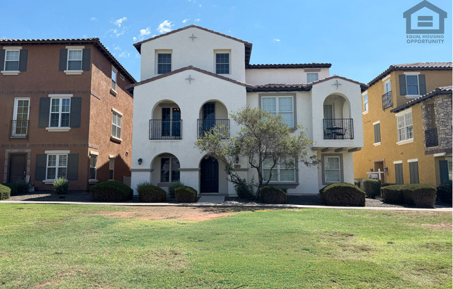 3Bed/2.5Bath Three-Story Townhouse in Vistancia! Ready for Immediate Move-In! – 2 CAR GARAGE!