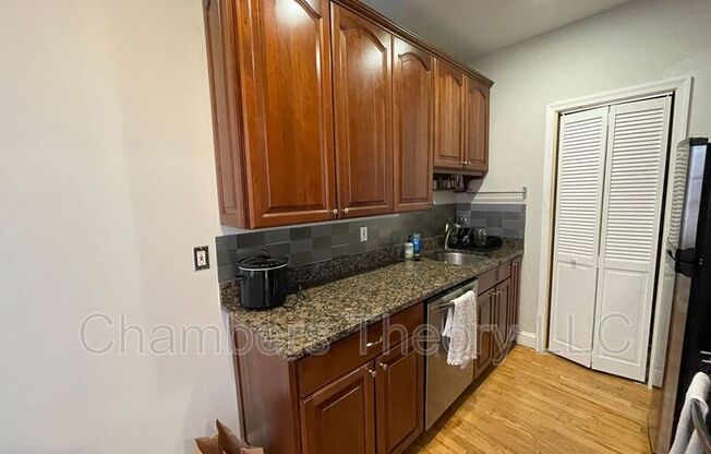 1417 Chapin St NW 201