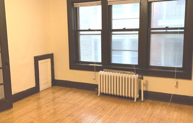 Studio, 1 bath, $875, Unit 13
