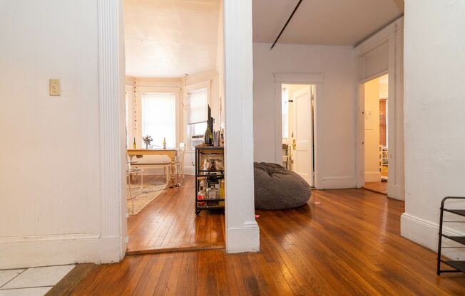 3 beds, 1 bath, $3,200, Unit Unit #9