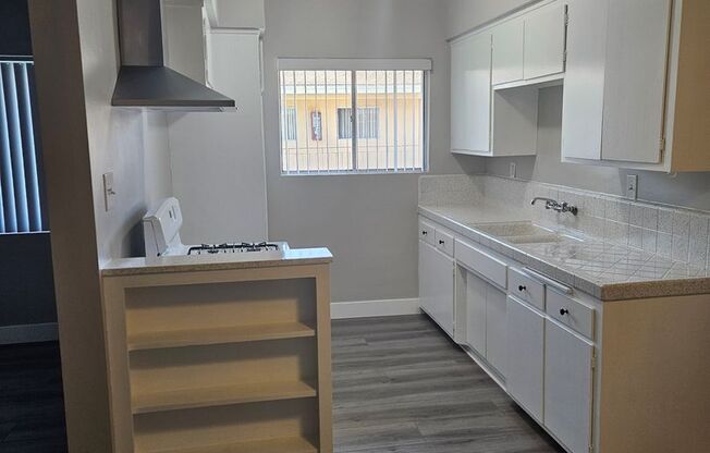 1 bed, 1 bath, 650 sqft, $1,875, Unit 226 S Bandy 06