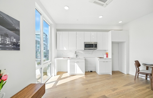 1 bed, 1 bath, 452 sqft, $2,720, Unit 305