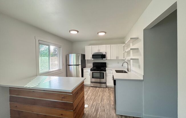 1 bed, 1 bath, 605 sqft, $1,395, Unit 36