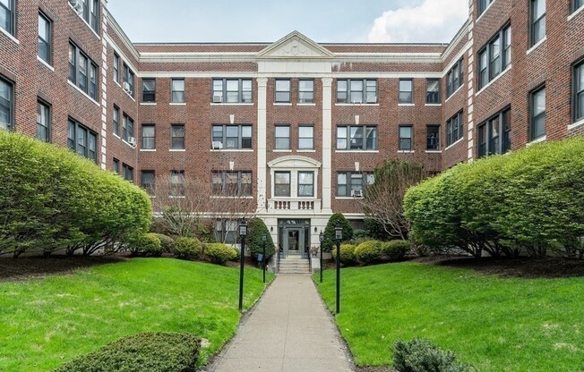 137 Englewood Ave