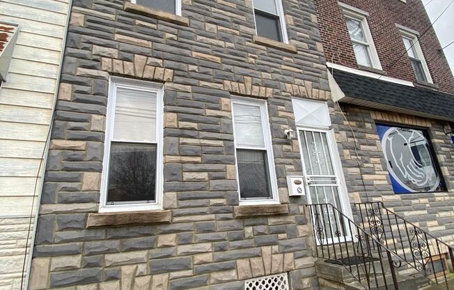 3B1.5B Row House Available NOW in Fishtown