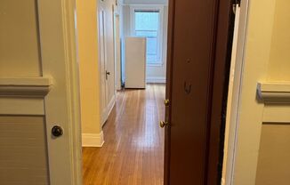 Studio, 1 bath, 290 sqft, $1,150, Unit 207