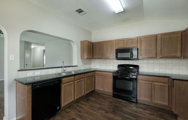 Nice 3B/2B Home in Settlers Overlook!