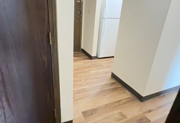 2 beds, 2 baths, 945 sqft, $979.99, Unit 825-J16