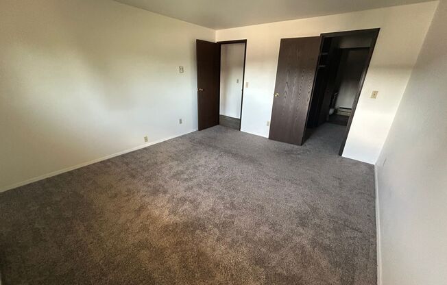 2 beds, 1.5 baths, $1,350, Unit 214